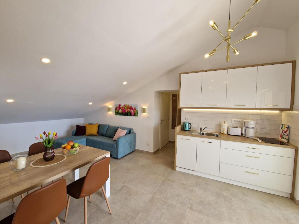 Haus Mit Meerblick Lopar Exterior photo